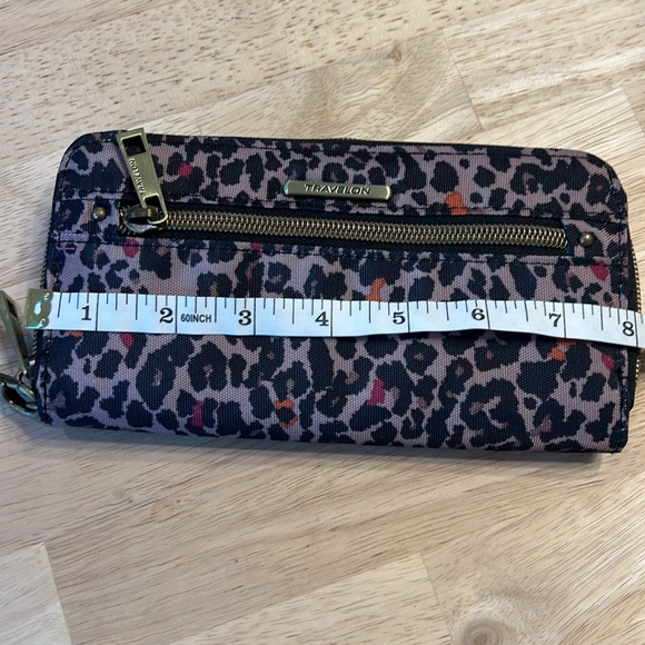 Travelon Wallet wristlet taupe pink animal print with zipper RFID Leopard - Picture 5 of 8